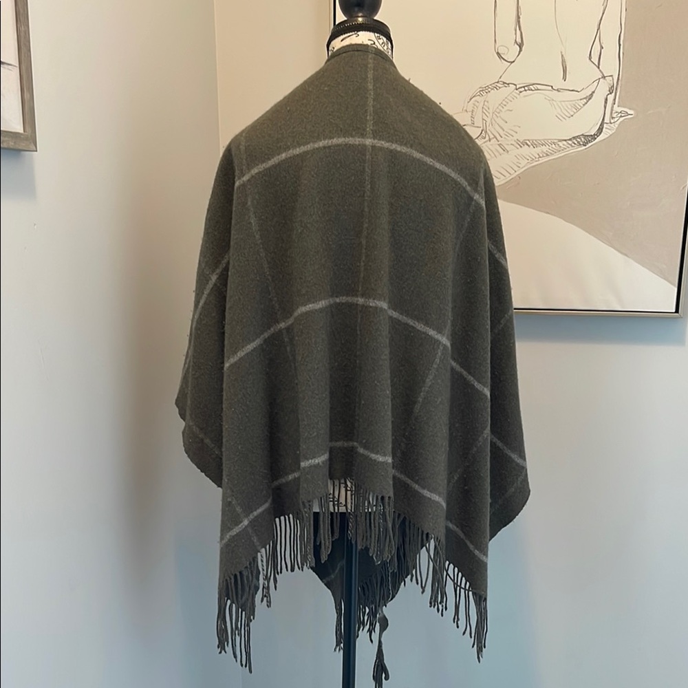 Portolano Dark Gray Plaid Shawl - Picture 7 of 10